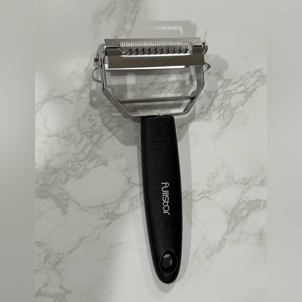 Fujistar Black Stainless Julienne Steel Peeler